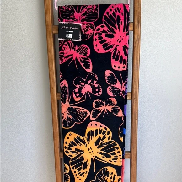 Betsey Johnson Pink and Blue Butterfly Towel - Picture 5 of 7